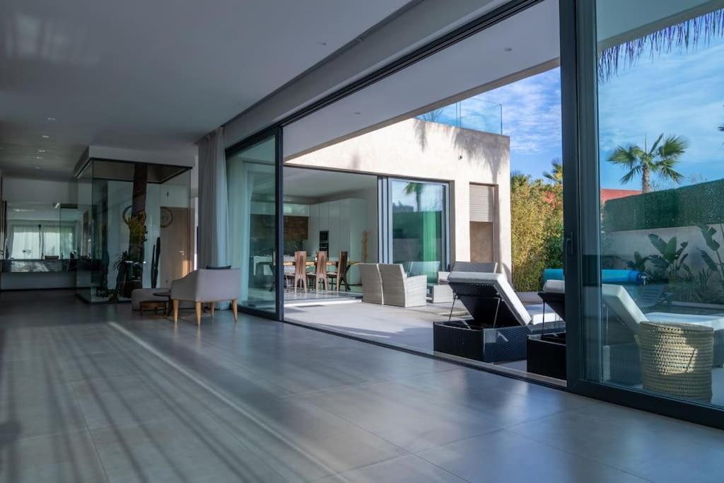 6 Suites Piscine Chauffee - Leyana Villa *