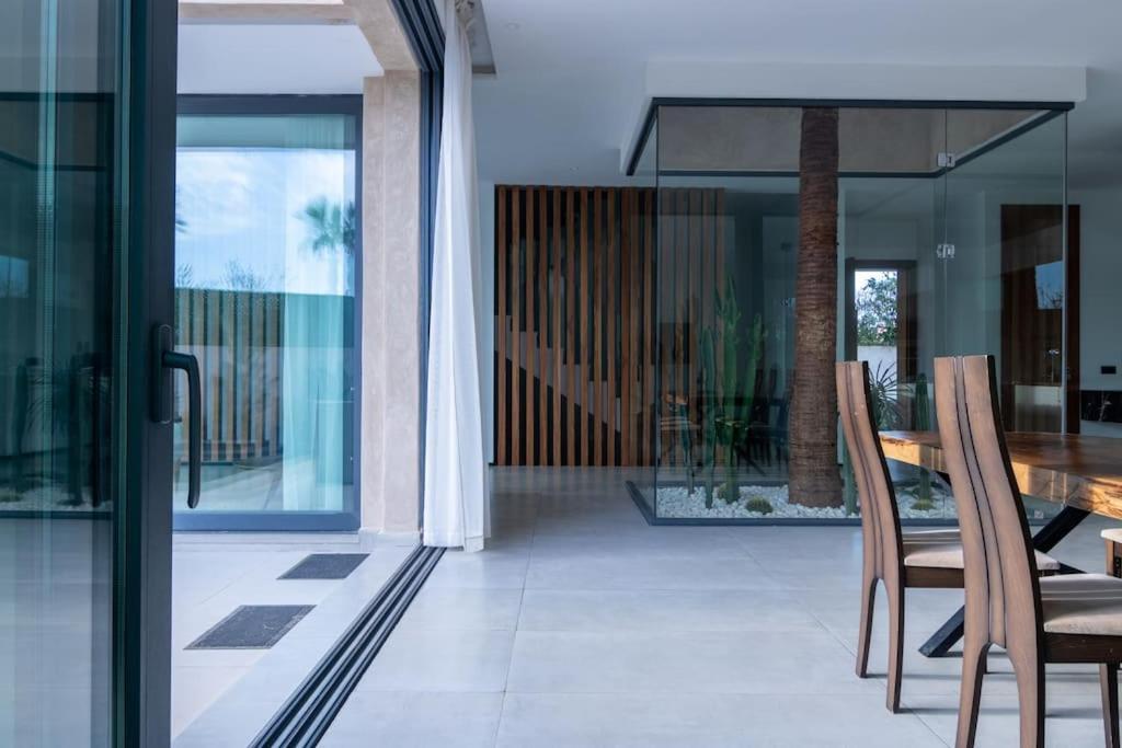 Villa 6 Suites Piscine Chauffee - Leyana
