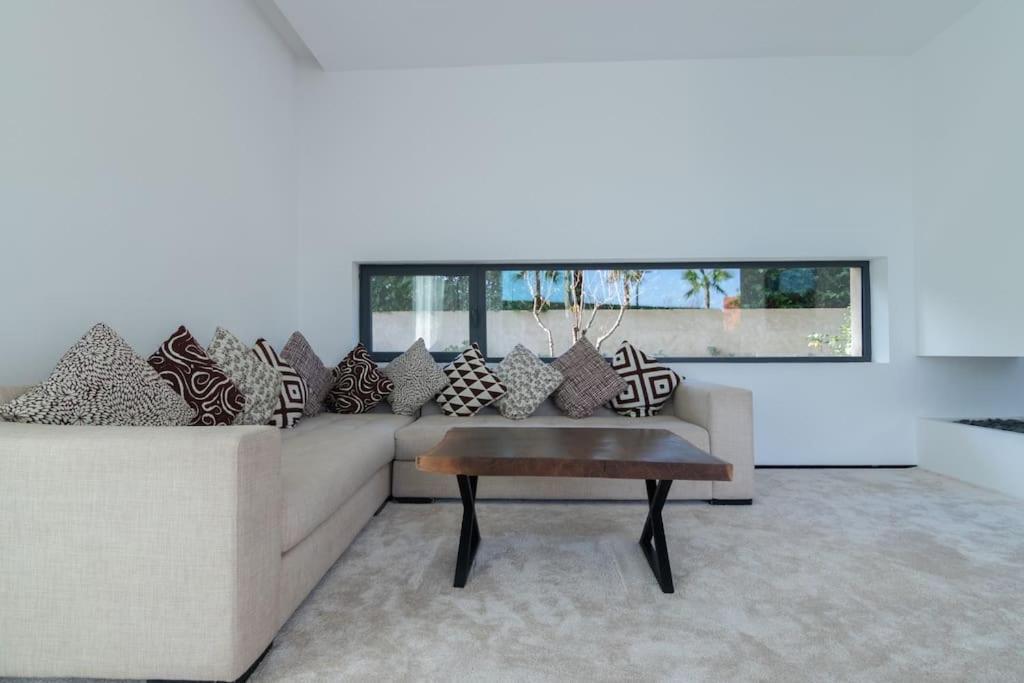 6 Suites Piscine Chauffee - Leyana *