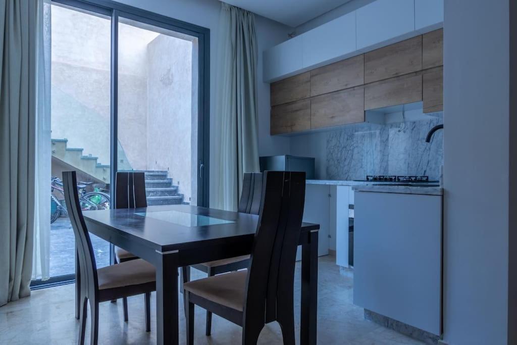 6 Suites Piscine Chauffee - Leyana *