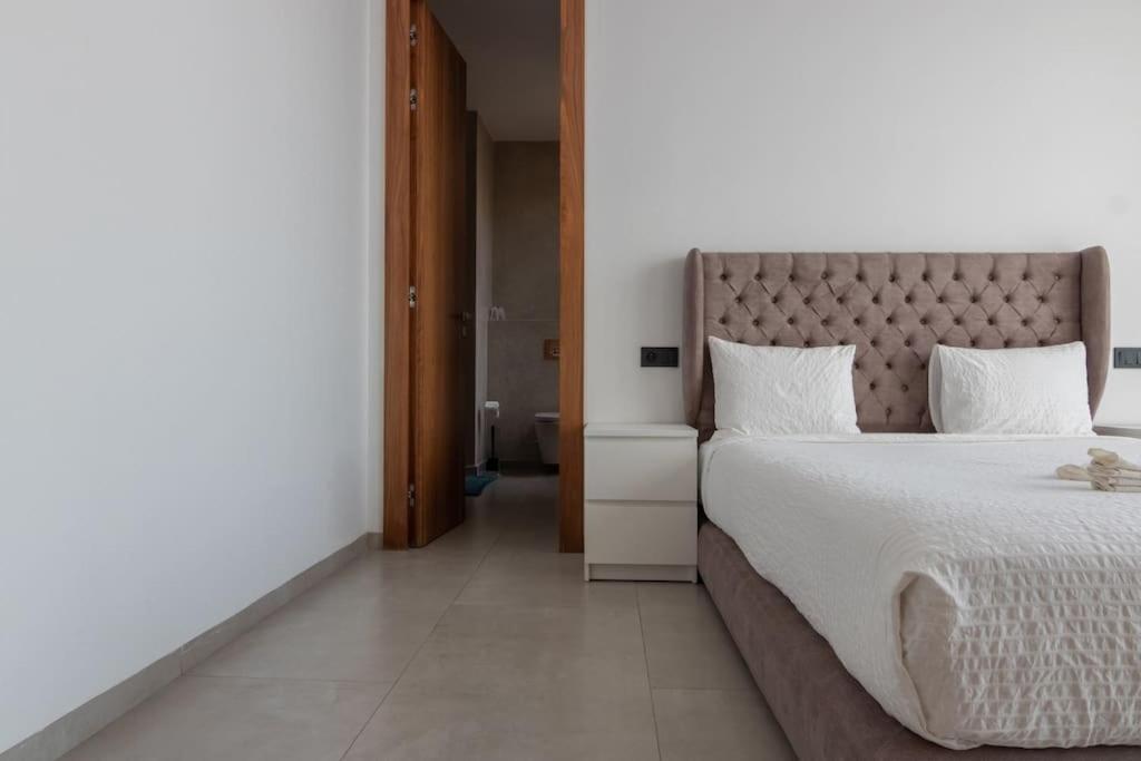 6 Suites Piscine Chauffee - Leyana