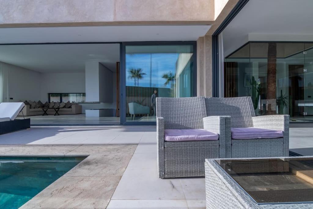 6 Suites Piscine Chauffee - Leyana *