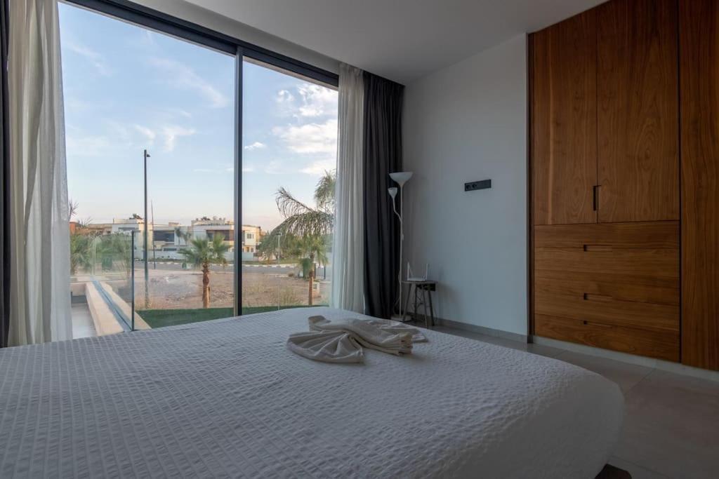 6 Suites Piscine Chauffee - Leyana
