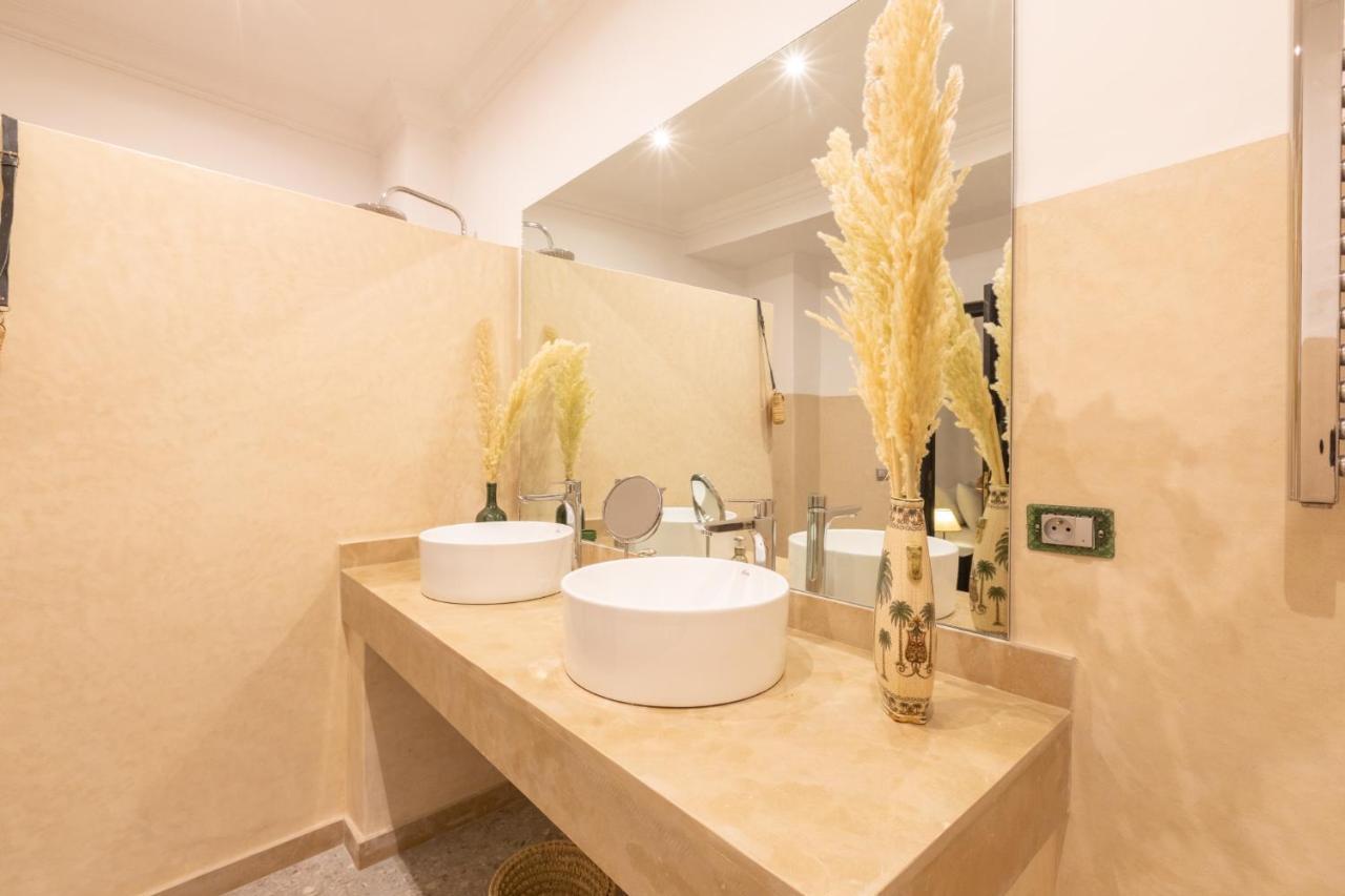 Riad Ksar Saad & *