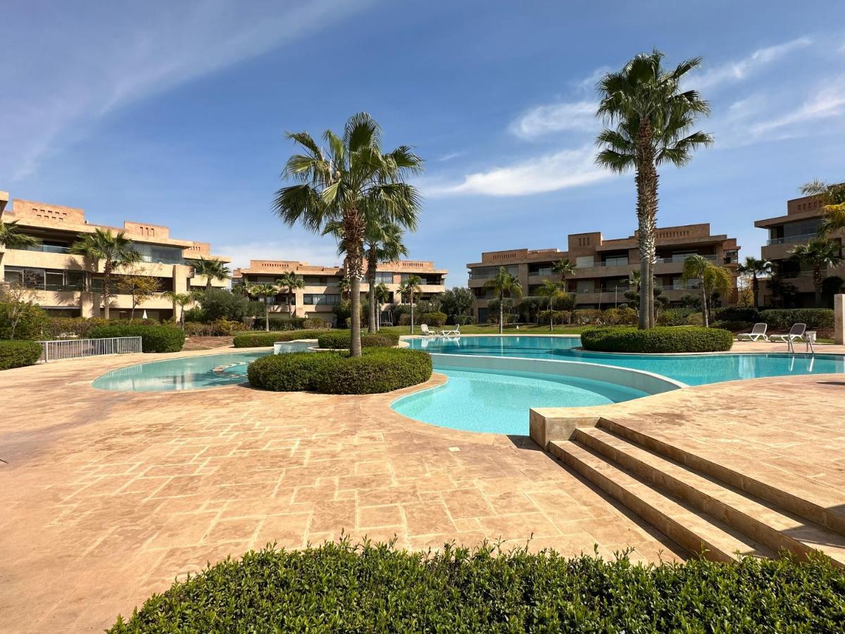Somptueux 3 Chambres De 160 M². Front De Golf Apartment