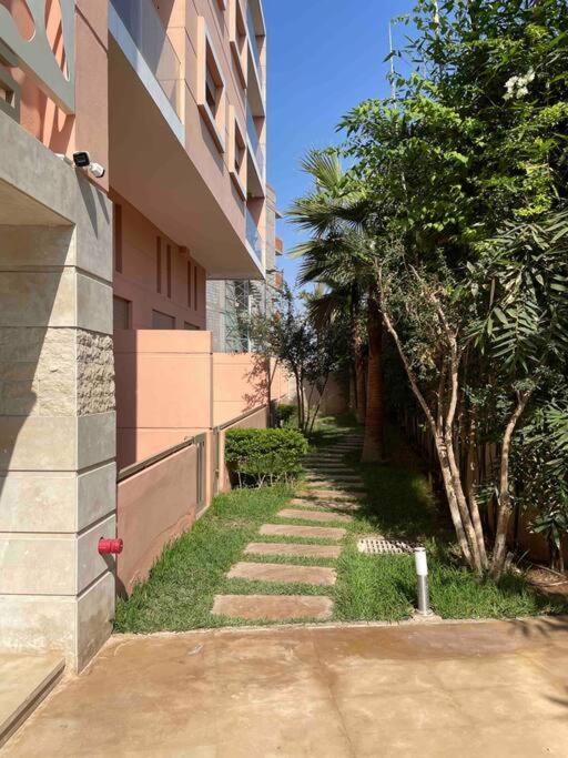Duplex Cosy Dans Avec Piscine Apartment