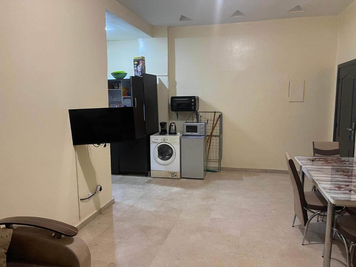 Numero 4 Au Rez-de-chaussee Pour Famille Apartment *
