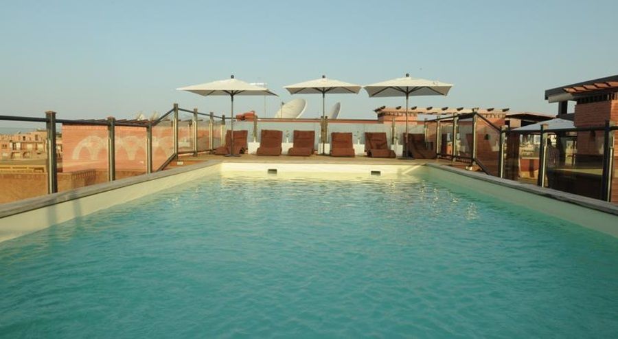 Almas Hotel