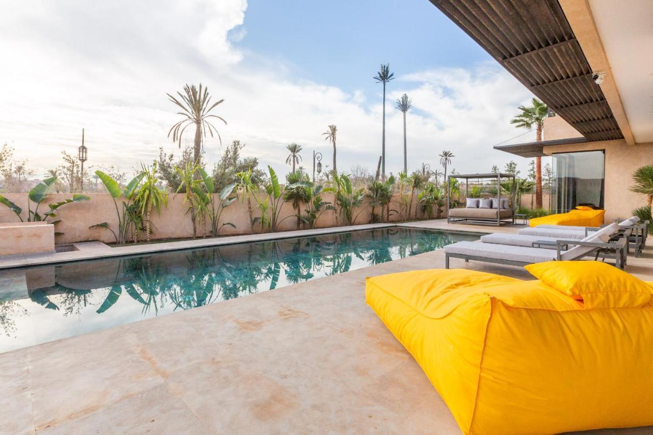 103 - Luxury Getaway - Private Jacuzzi Villa *