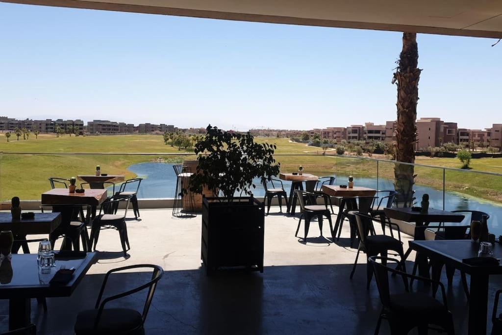 Very Charming Home, Garden, Great Location, Golf View & Direct Access Pool Appartement