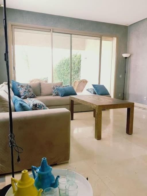 Joumaya Nid D'eve, Nid D'amour Villa