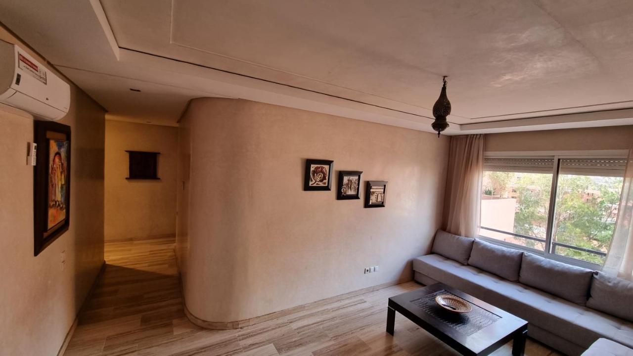 Appartement Superbe Marrakech 2 Avec Piscine, En Plein Centre A 3min De Guelliz, De La Gare *