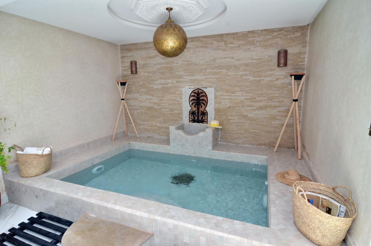 Riad Sr 3 *