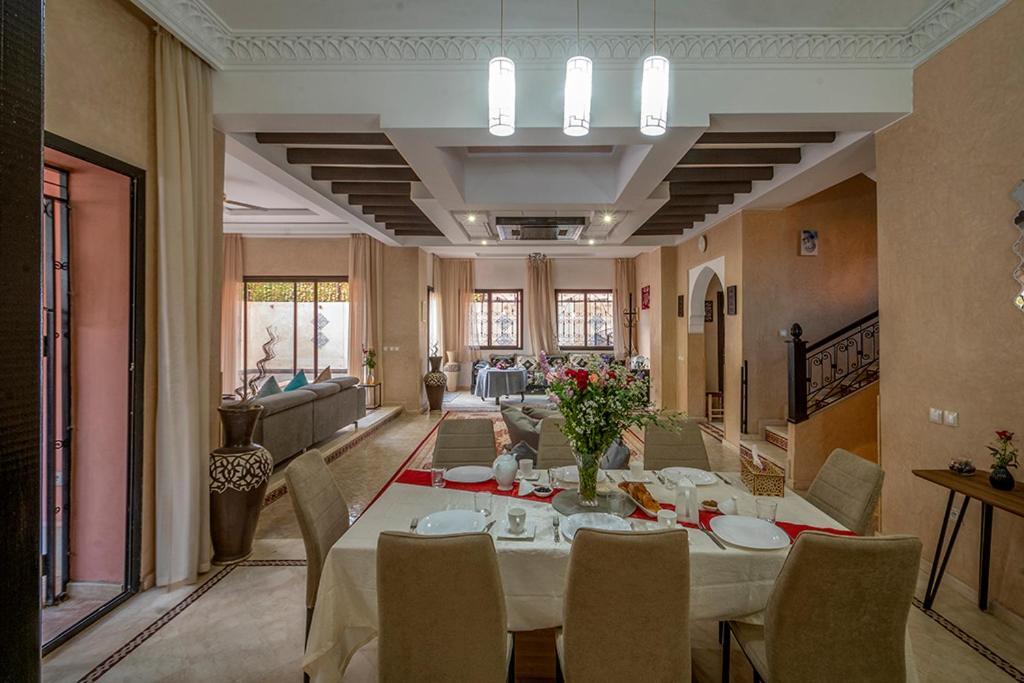 Villa Charmante Azao, Jusqu'a 6 Chambres, Avec Piscine Et Jacuzzi Prives, En Fermee Marrakesh