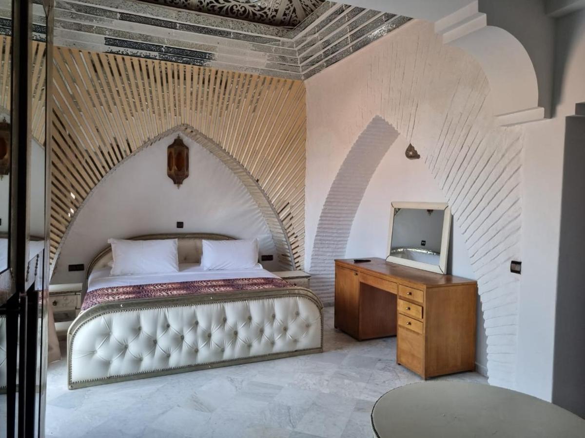 Des Brunchs Sur La Prestigieuse Avenue Mohamed Vi * Marrakesh