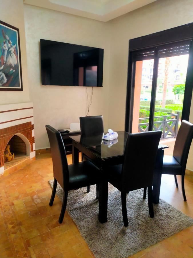 Un Moderne Chic Vue Sur Piscine Apartment Marrakesch