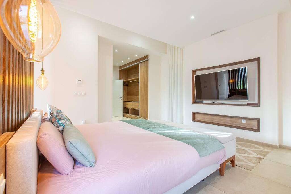 Safiya, Luxe Et Detente, Jeux, Cuisiniere Villa
