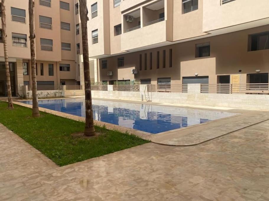 Et Bien Equipe Avec Piscine Appartement *