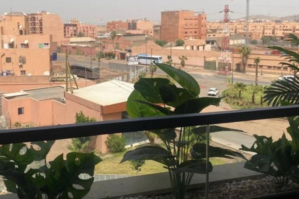 Appartement Et Bien Equipe Avec Piscine
