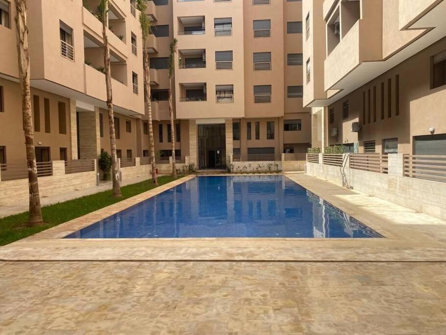 Et Bien Equipe Avec Piscine Marrakesh