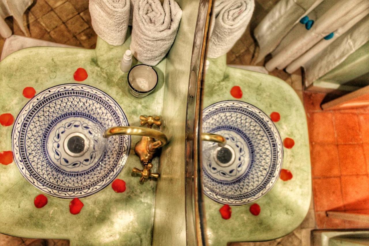 Dar Nakhla & Rooftop Jacuzzi Bed and breakfast