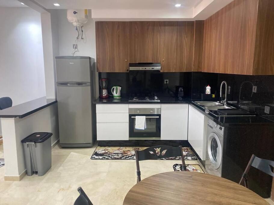Et Bien Equipe Avec Piscine Appartement