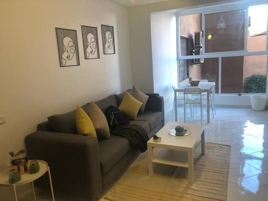 Center De Gueliz Avec Piscine Apartment *