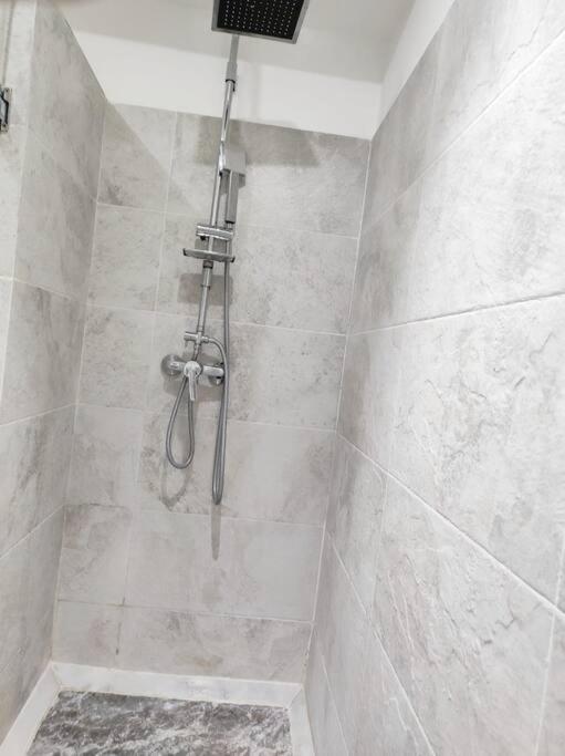 Plein Centre Marrakech, Grand Balcon Filant Apartment *
