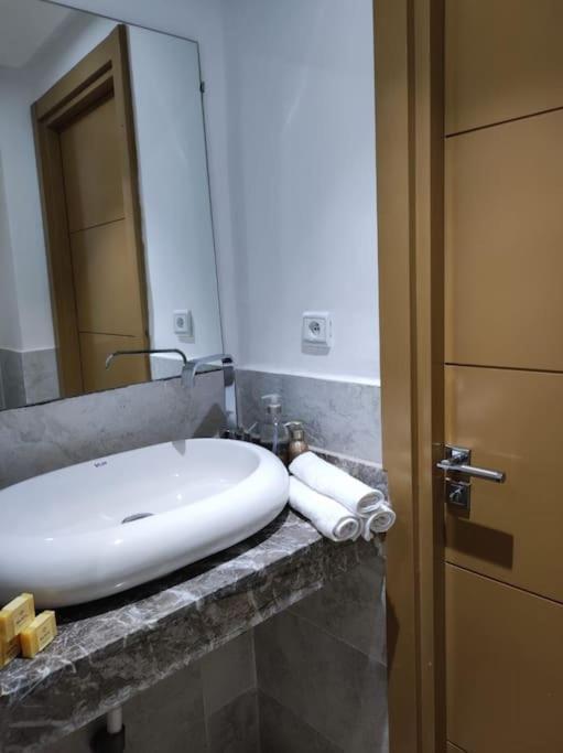 Apartment Plein Centre Marrakech, Grand Balcon Filant