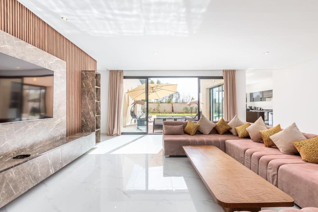Miami, Jacuzzi, Piscine Chauffee ,table Ping Pong Villa Marrakesh