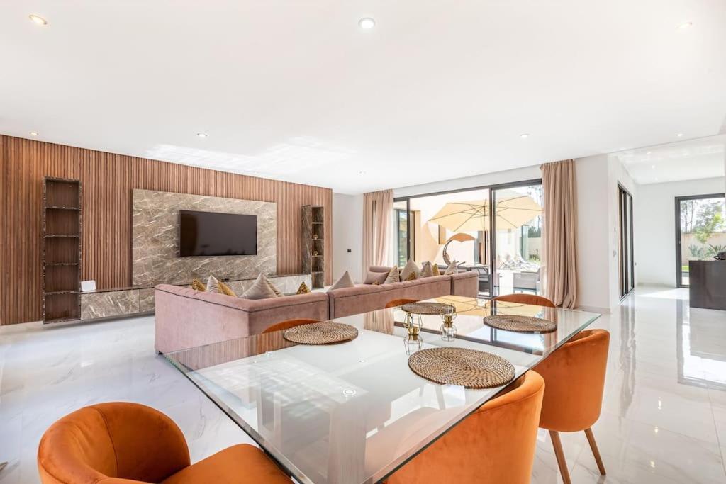 Miami, Jacuzzi, Piscine Chauffee ,table Ping Pong Villa *