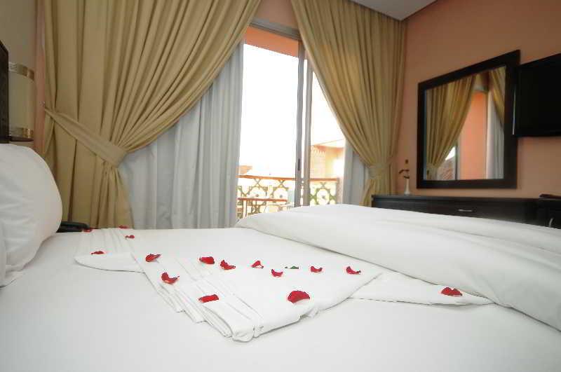 Almas Hotel 3*