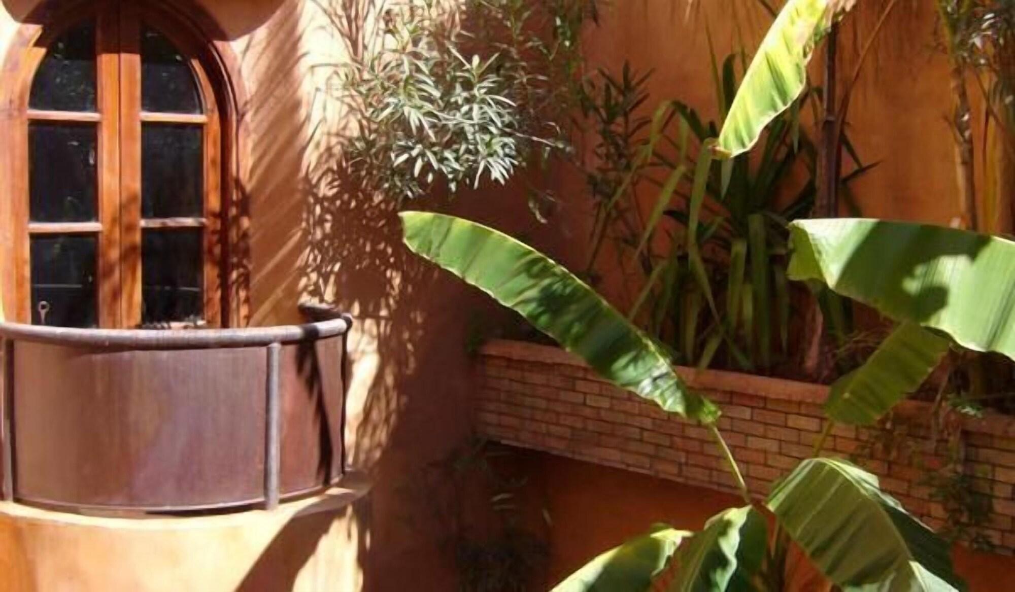 Riad Azenzer 3*