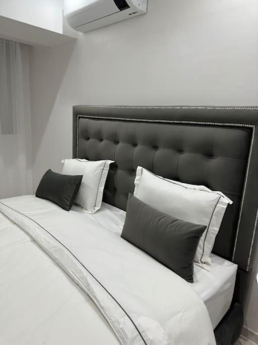 Super Moderne Neuf