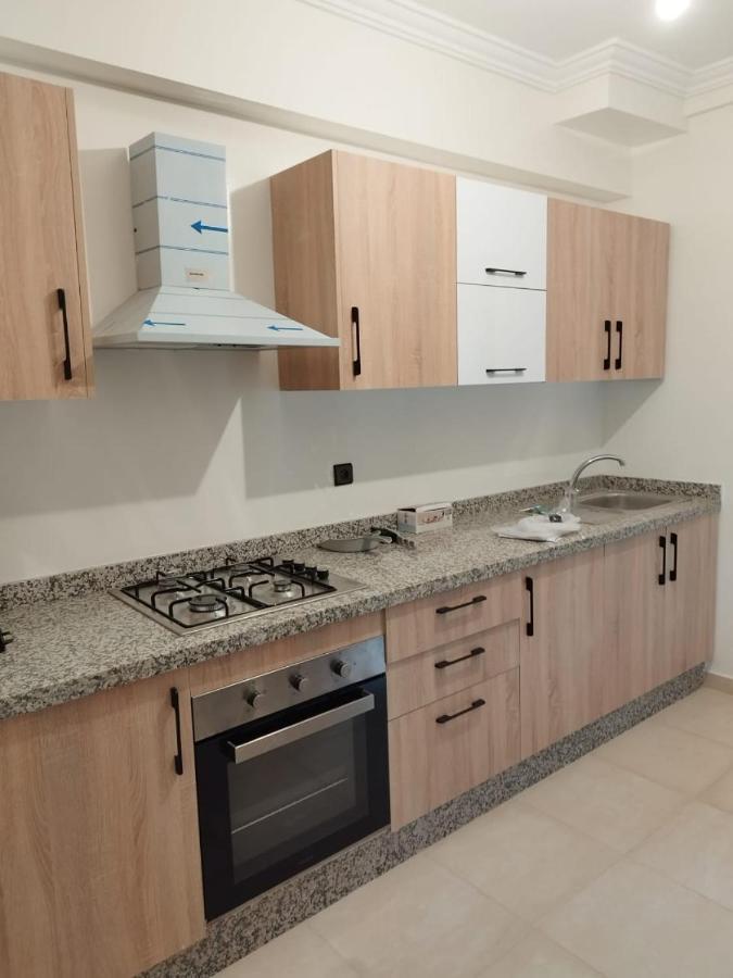 Luxury Apartment *