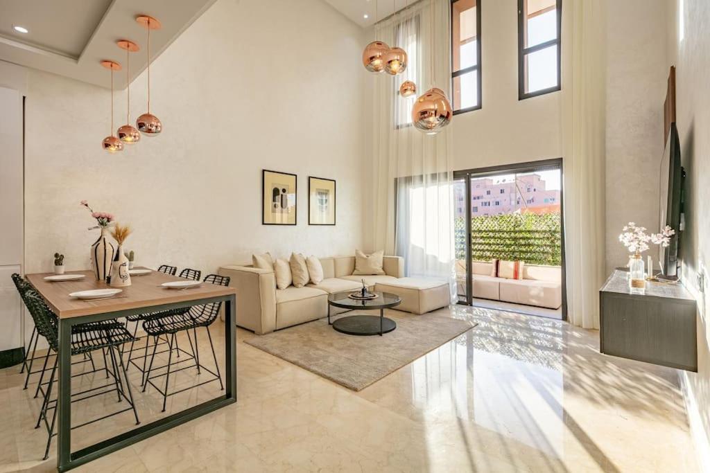 Duplex Design, Terrasse Menara Garden