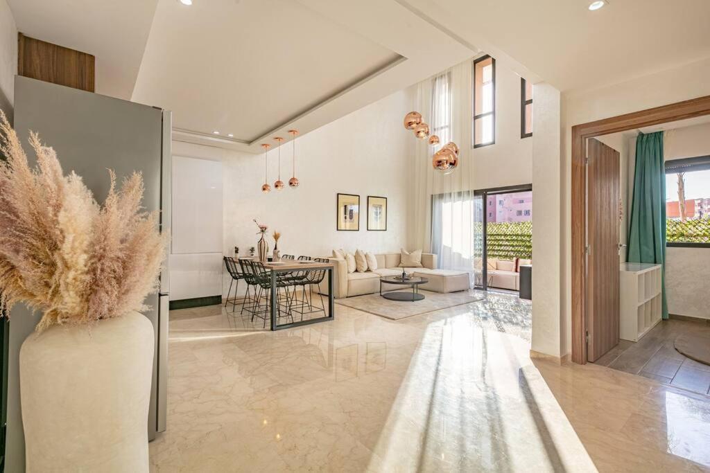 Appartement Duplex Design, Terrasse Menara Garden *