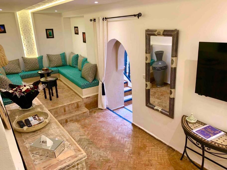 4 Avec Piscine Et Petit Dejeuner Villa *
