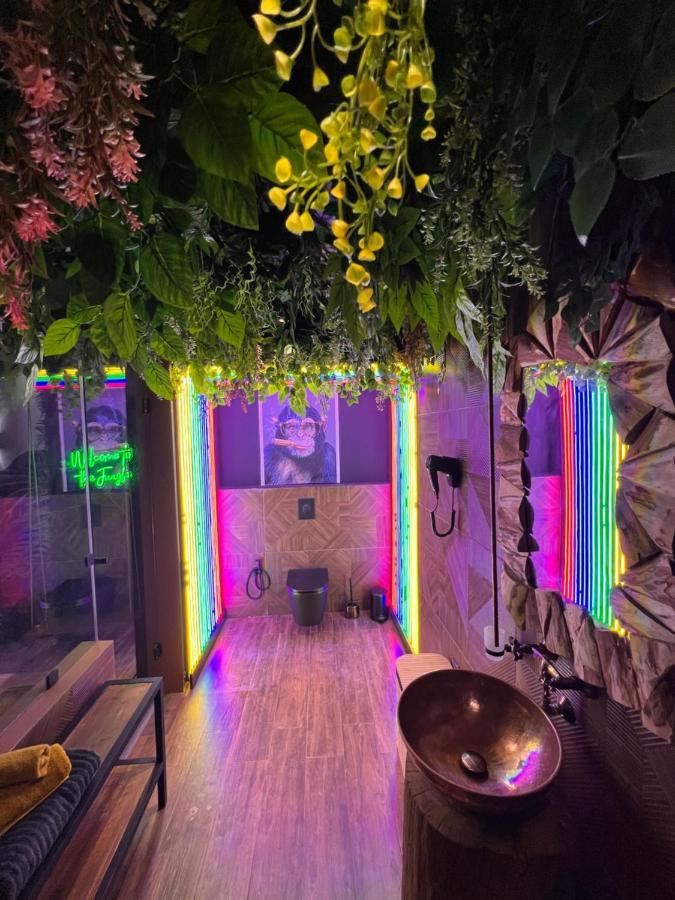 Jungle Au Centre De Marrakech Avec Jacuzzi ! Bed & Breakfast