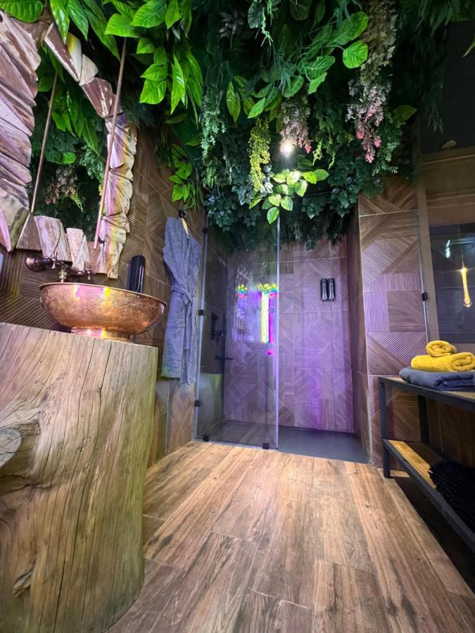 Jungle Au Centre De Marrakech Avec Jacuzzi ! Bed & Breakfast *