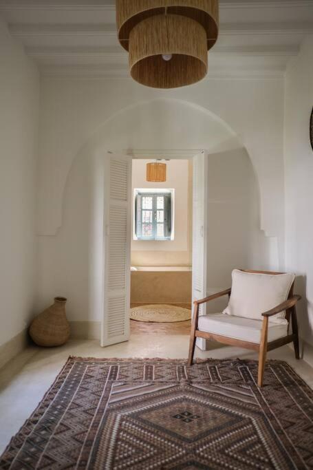 Dar Num, Luxury Private Riad With Pool & Breakfast - Car Access In Medina Marrakesh