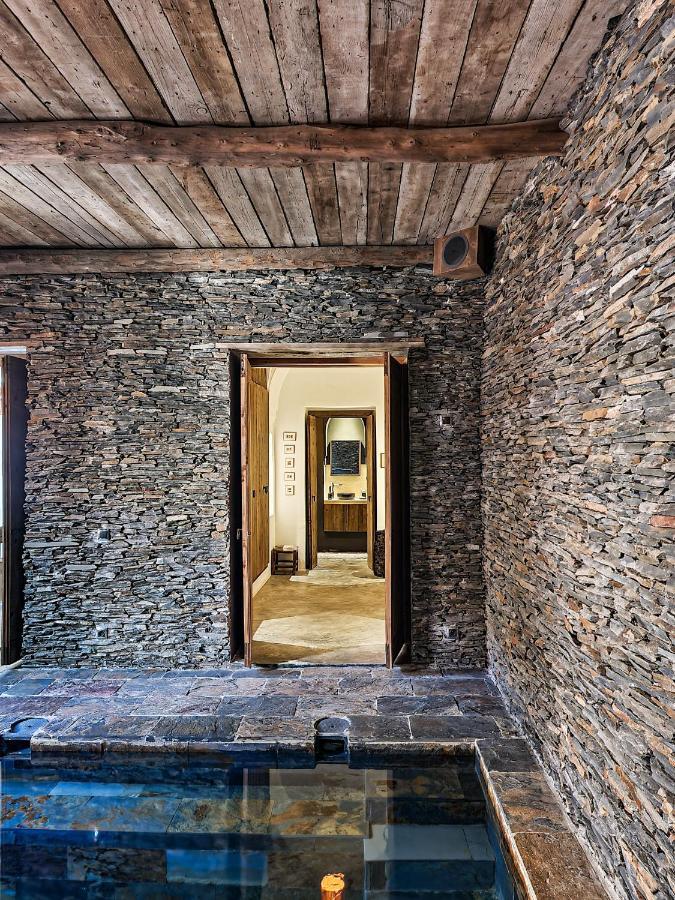 Avec Gouvernante Et 2 Piscines Dont Chauffee Dans Domaine Securise Villa
