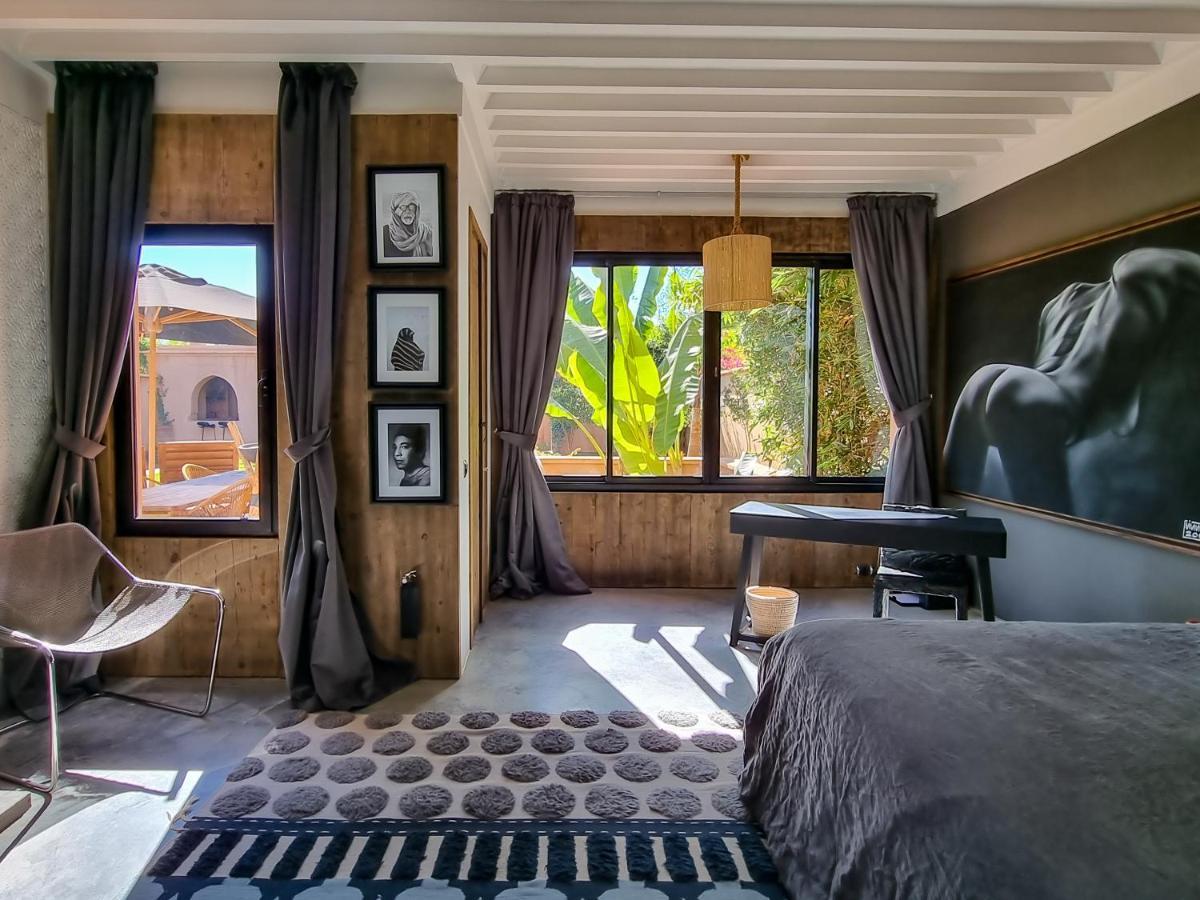 Avec Gouvernante Et 2 Piscines Dont Chauffee Dans Domaine Securise Villa *