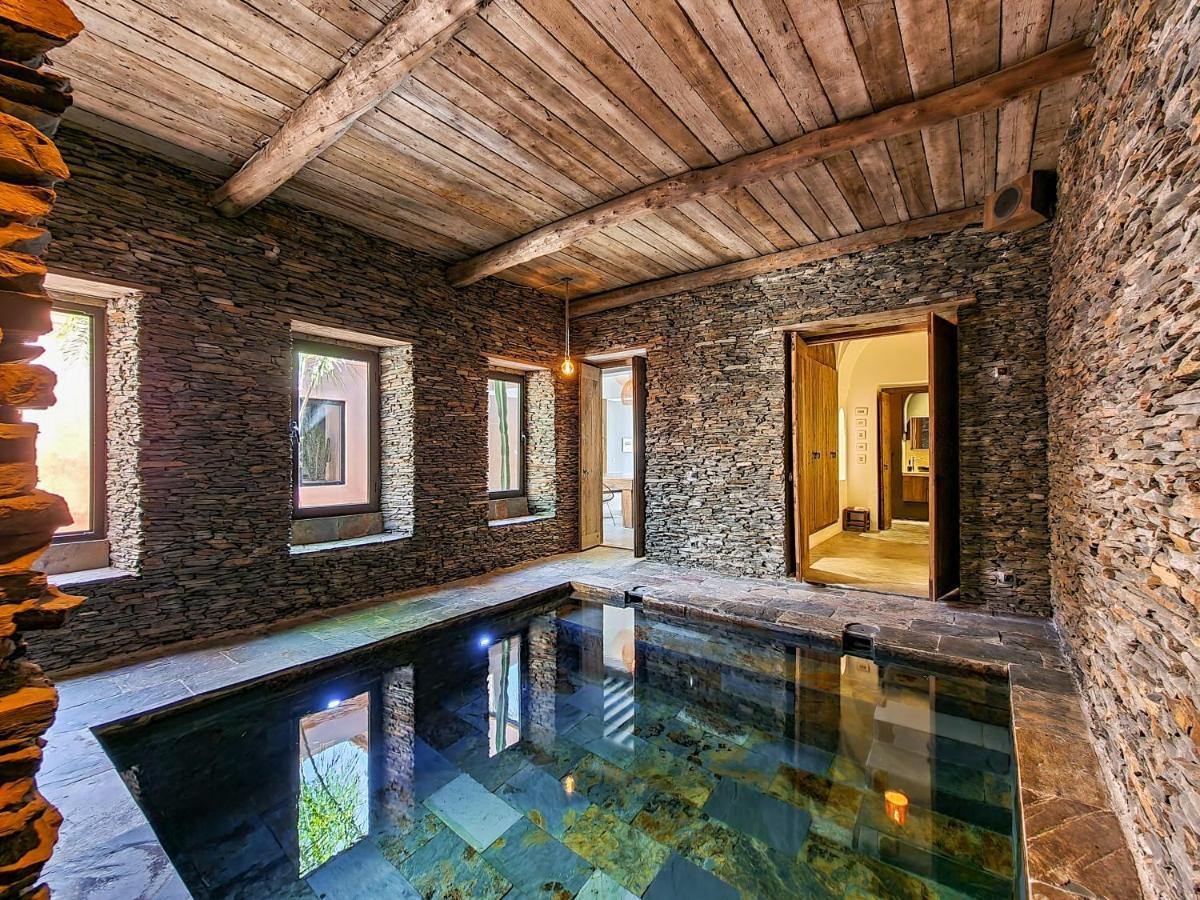 Avec Gouvernante Et 2 Piscines Dont Chauffee Dans Domaine Securise * Marrakesh