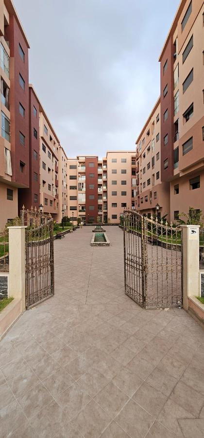 Family With Swimming Pool Air Conditionning And Elevator *