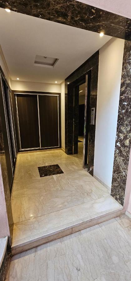 Family With Swimming Pool Air Conditionning And Elevator Appartement *