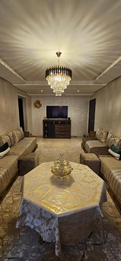Family With Swimming Pool Air Conditionning And Elevator