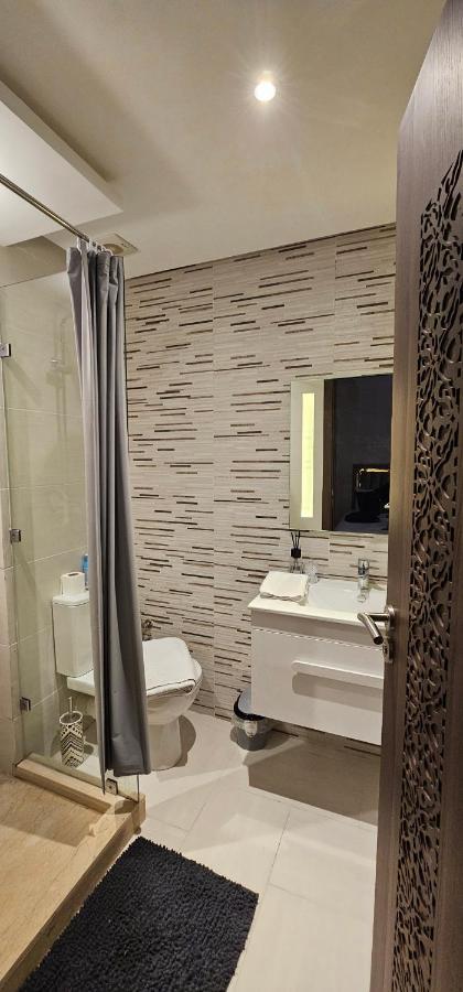 Family With Swimming Pool Air Conditionning And Elevator *
