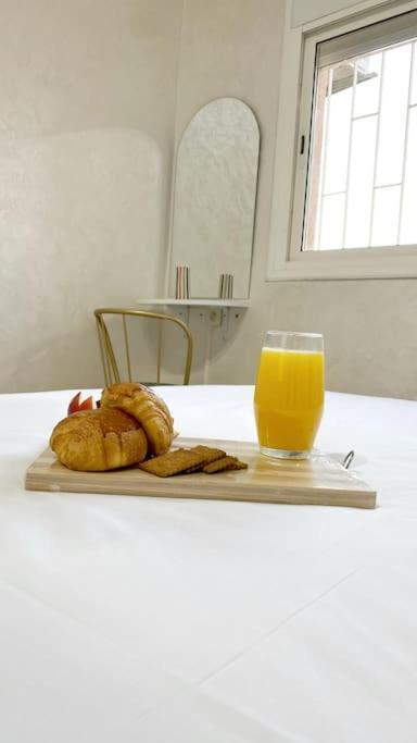 Charming Downtown For 8: Cozy Elegance In The Heart Of The
