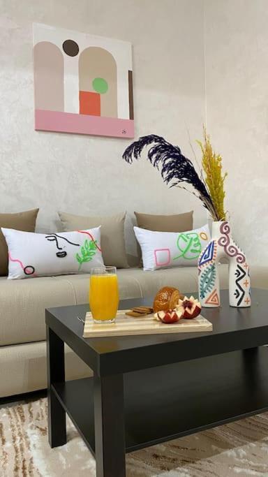 Charming Downtown For 8: Cozy Elegance In The Heart Of The *